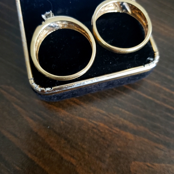 Women's rings size 8 10k each one. - Picture 4 of 4